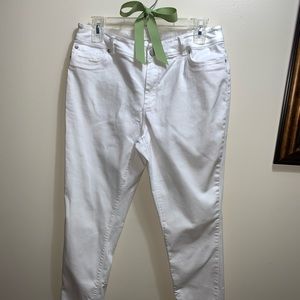White stretch skinny jeans